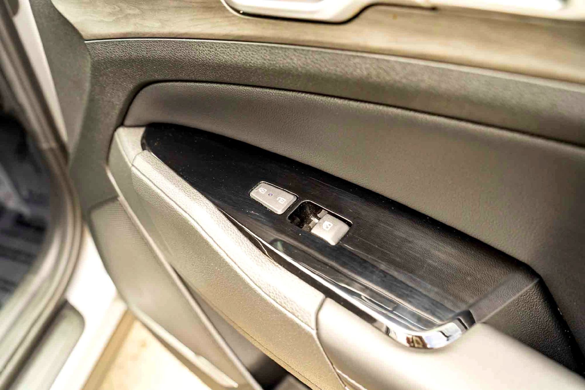 Used 2023 Wolf Gray Kia X-Line image 31