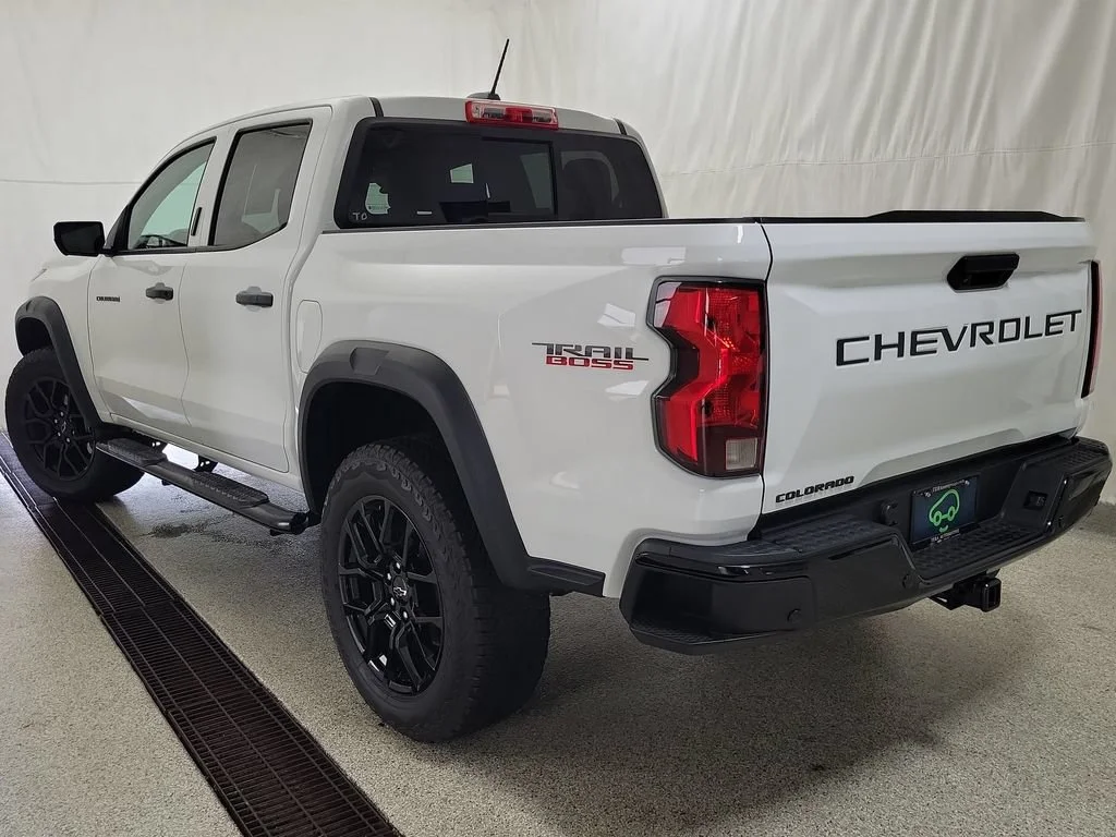 2024 Chevrolet Colorado Trail Boss - Photo 8