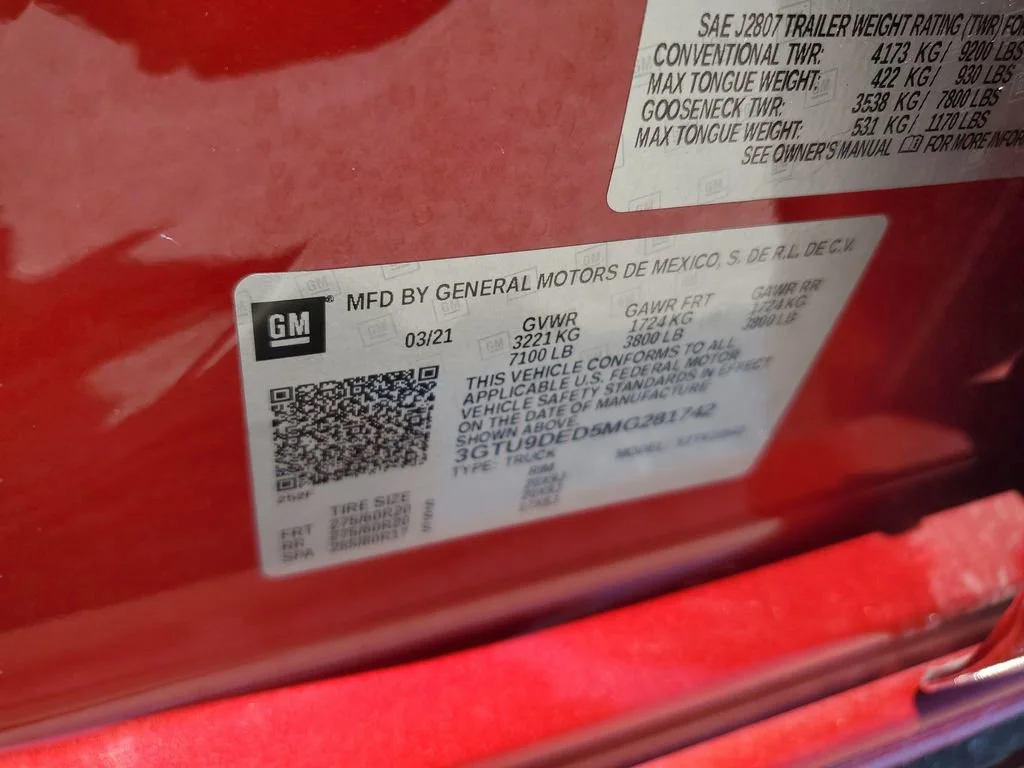 Used 2021 CAYENNE RED TINTCOAT GMC SLT image 26
