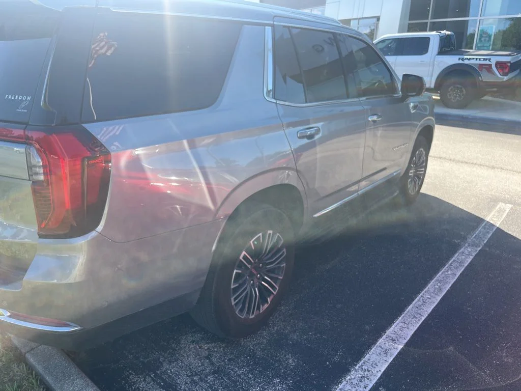 Used 2025 Silver GMC Elevation image 16