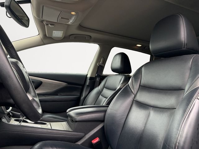 Used 2015 Orange Nissan SL image 11