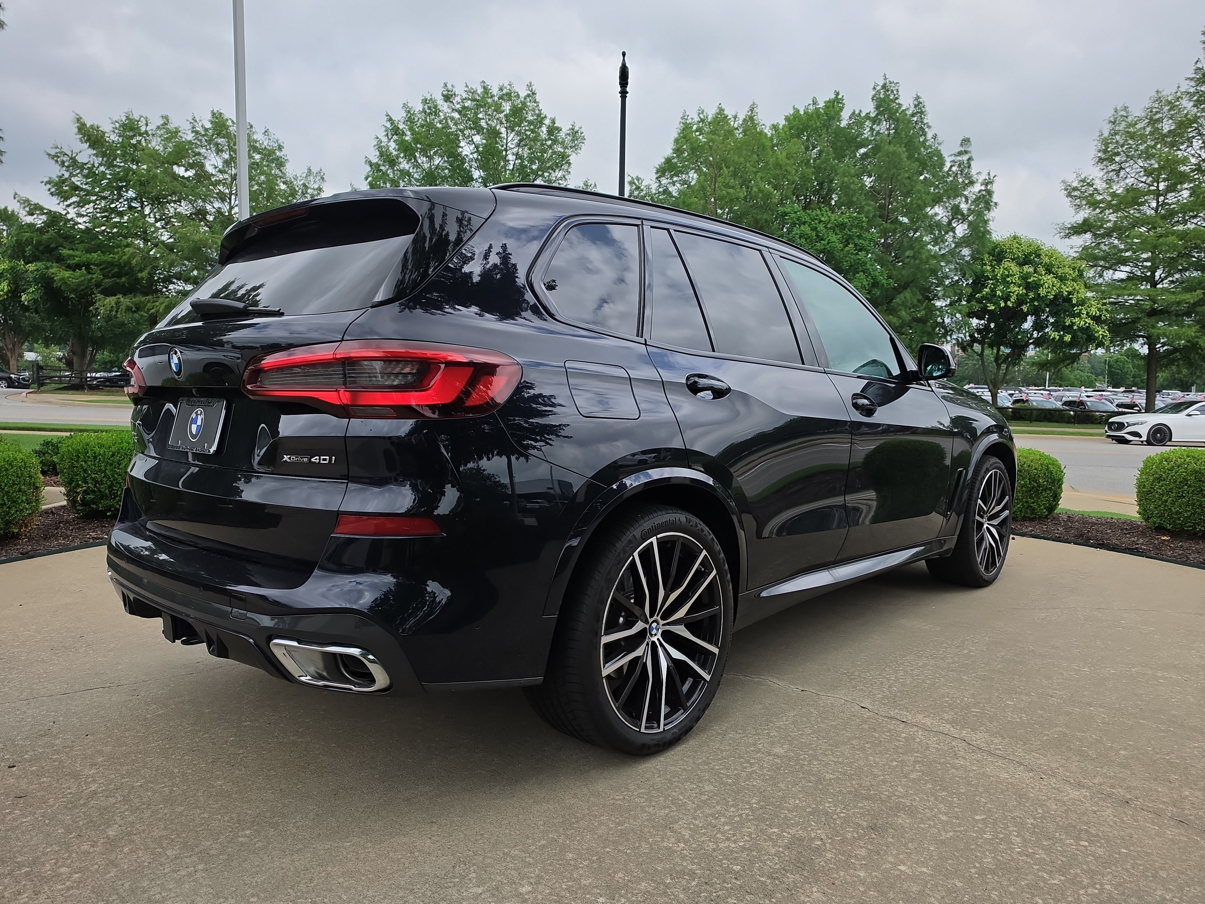Used 2023 Carbon Black Metallic BMW xDrive40i image 5