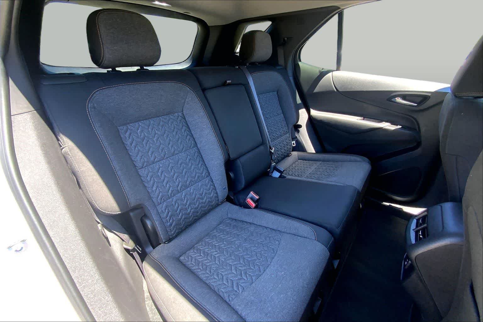 Used 2024 Summit White Chevrolet LT image 19