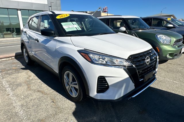 Used 2024 Nissan Kicks S with VIN 3N1CP5BV3RL576201 for sale in Seaside, CA