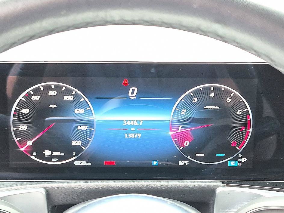 Used 2024 Blue Mercedes-Benz GLB 250 image 19