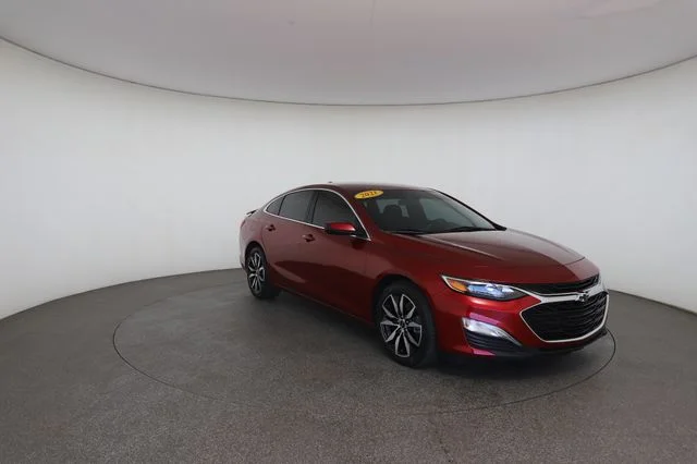 Used 2021 Red Chevrolet RS image 28