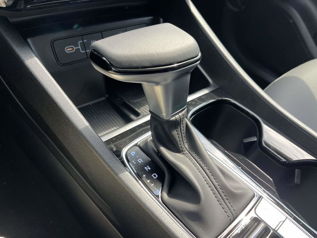 New 2026 White Hyundai SEL Premium AWD image 22