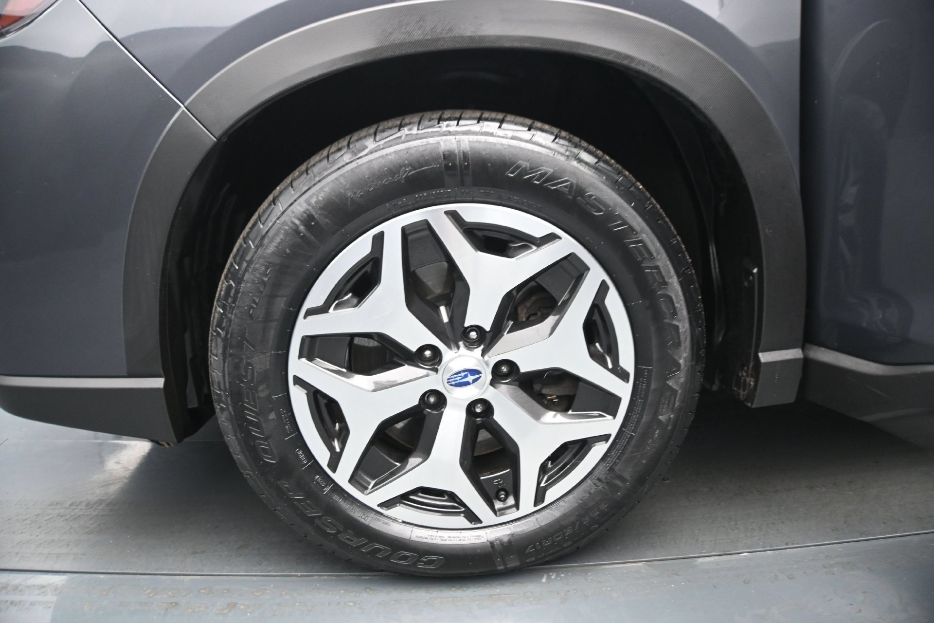 Used 2021 Magnetite Gray Metallic Subaru Premium image 27