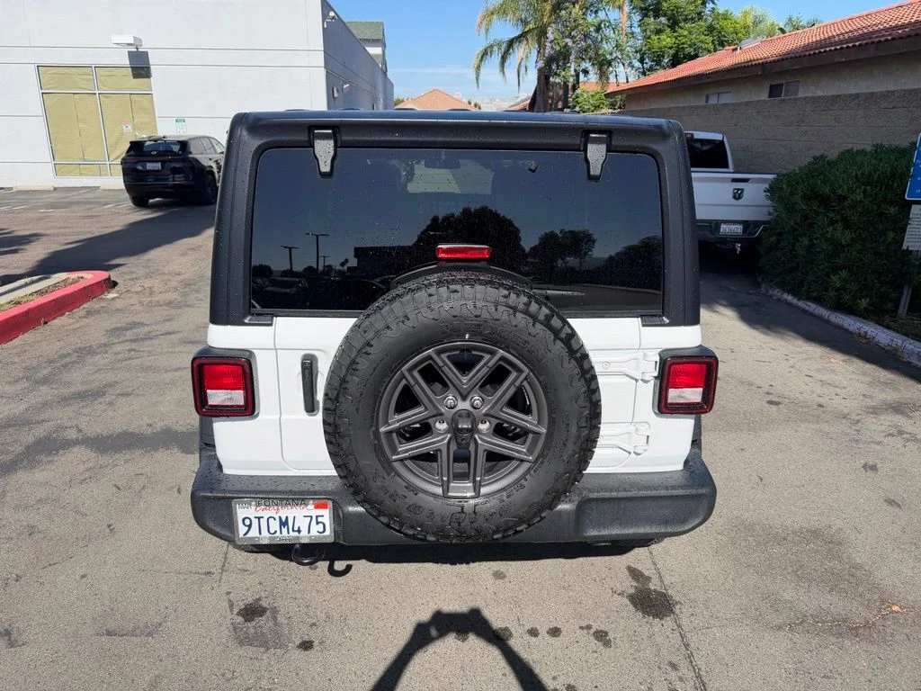Used 2024 White Jeep Sport S image 11
