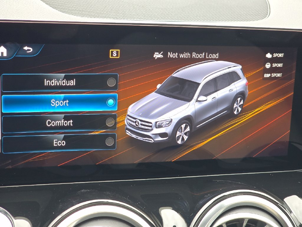 Certified Used 2023  Mercedes-Benz GLB 250 image 9