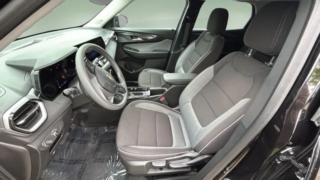 Used 2025 Black Chevrolet LT image 17