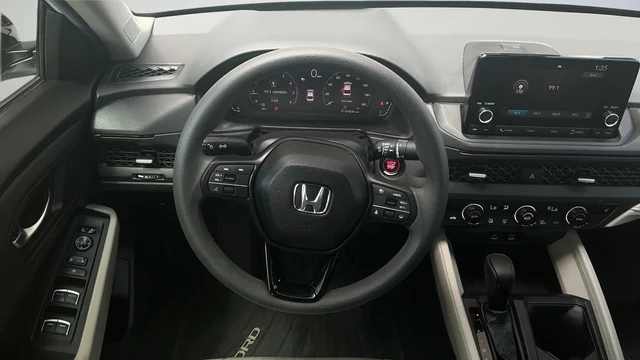 Certified Used 2025 Platinum White Pearl Honda SE image 10