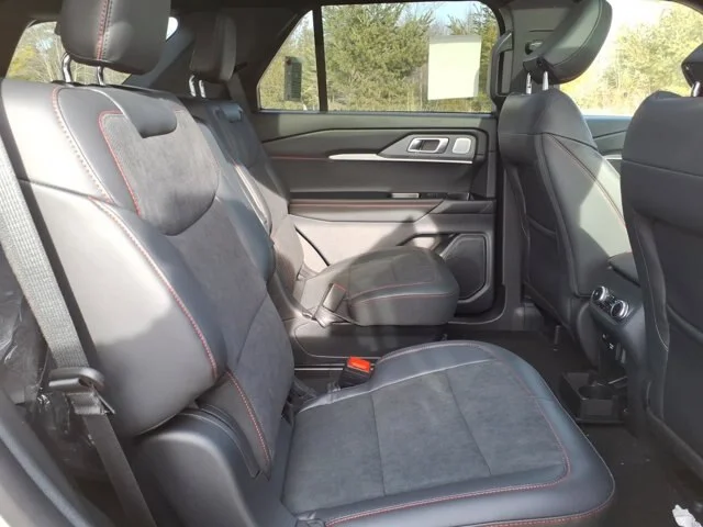 New 2026 Star White Metallic Tri-Coat Ford ST image 11