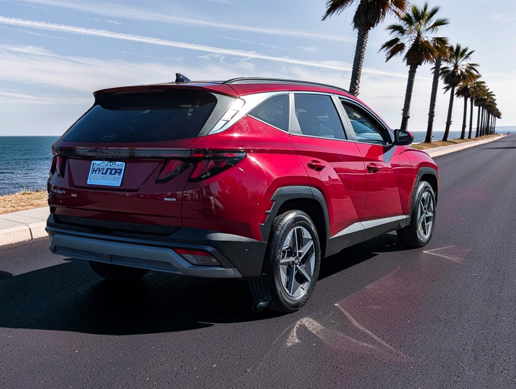 Certified Used 2025 Red Hyundai SEL image 5