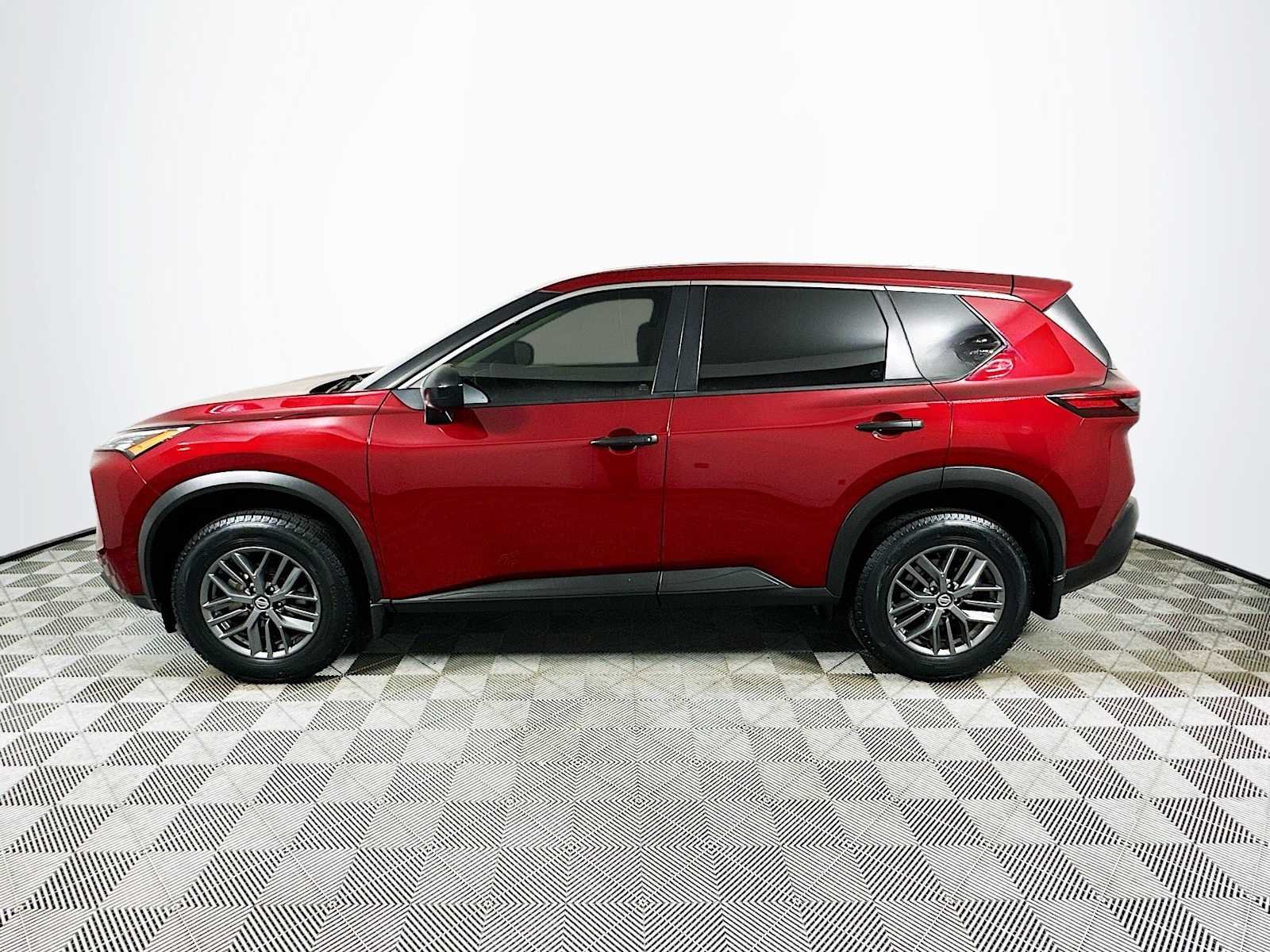 Used 2021 Scarlet Ember Tintcoat Nissan S image 4