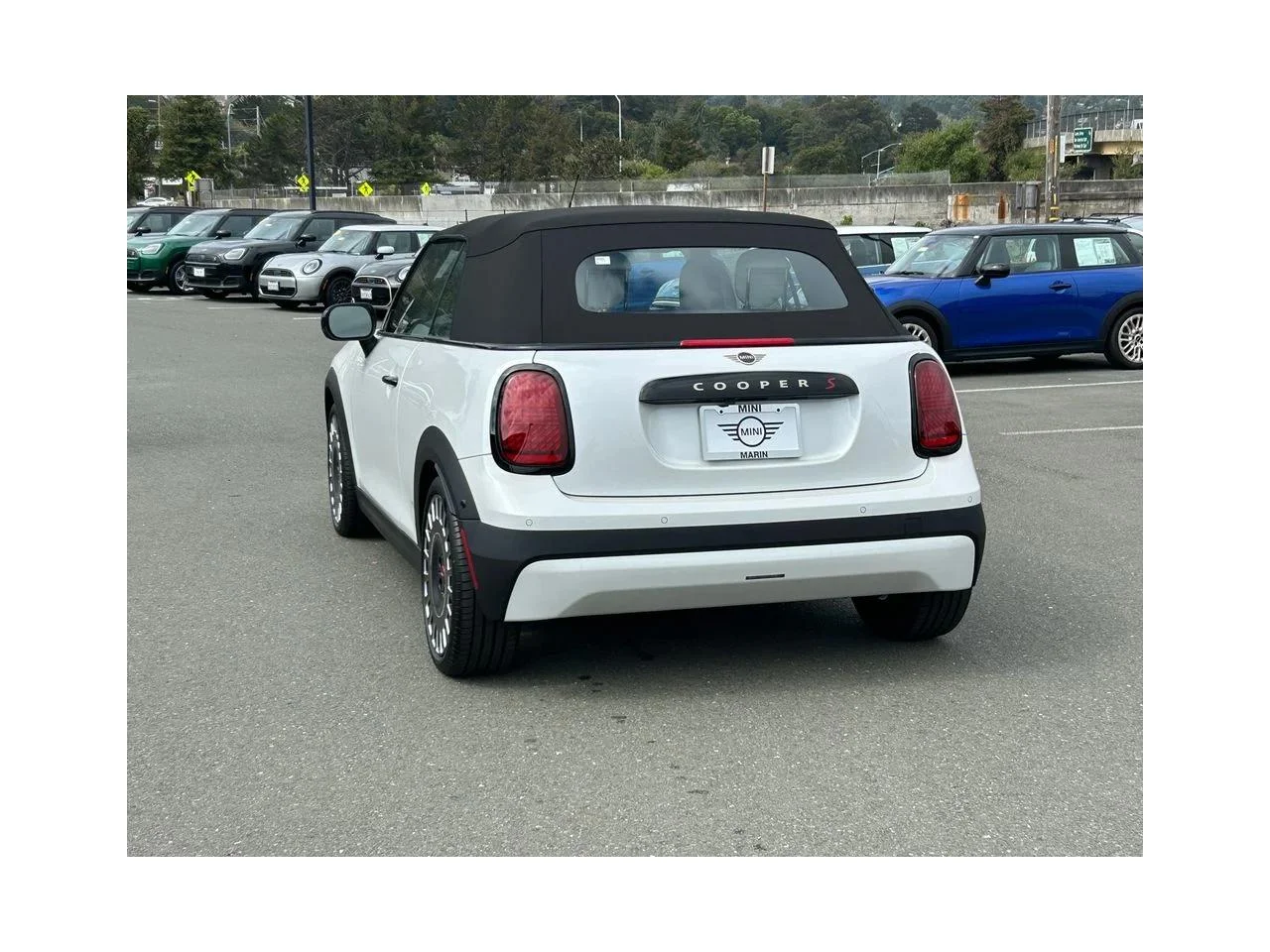 New 2026 Nanuq White Metallic MINI ICONIC image 3