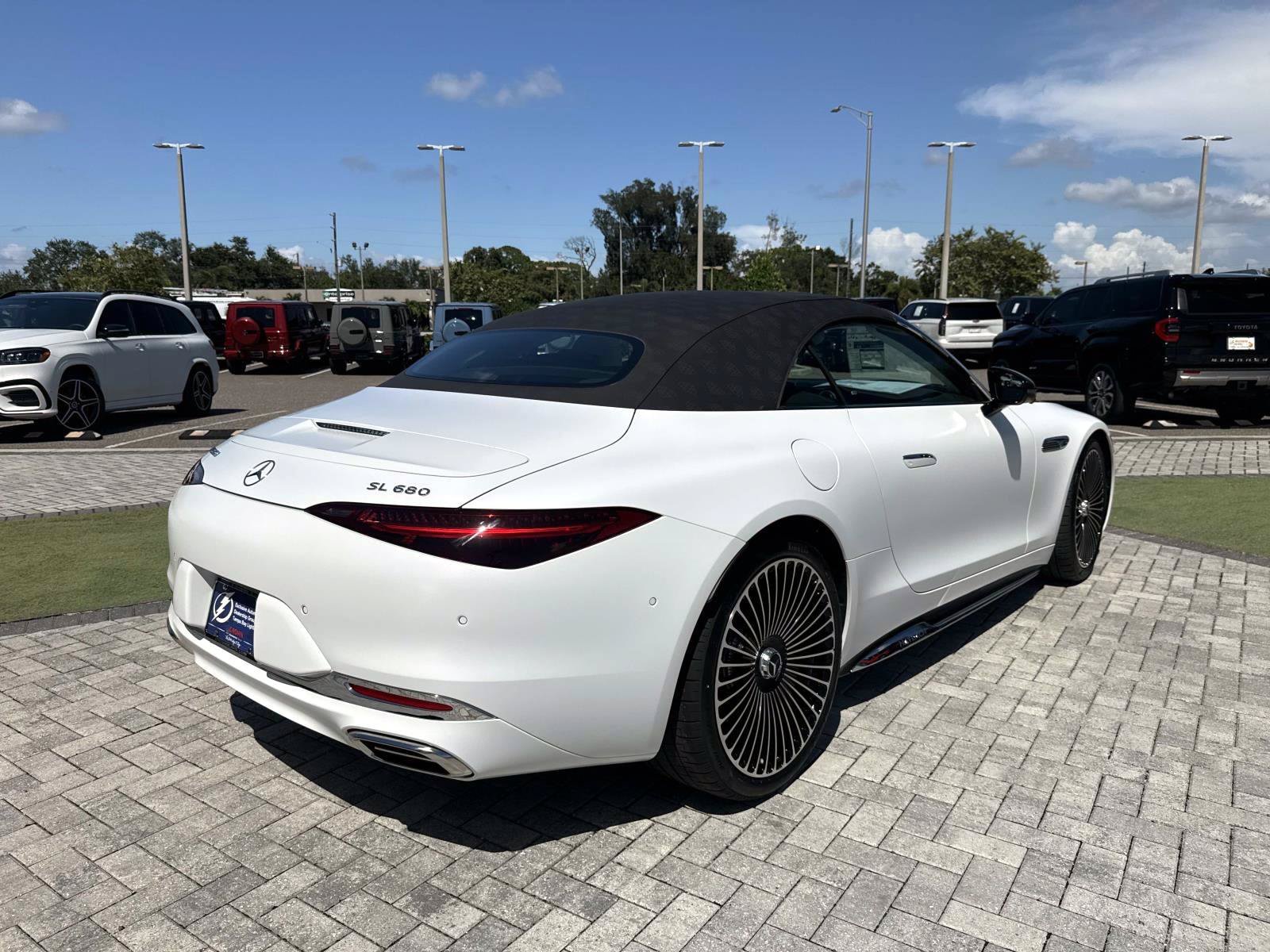 New 2027 Moonlight White Mercedes-Benz Maybach  680 Monogram Series Roadster image 16