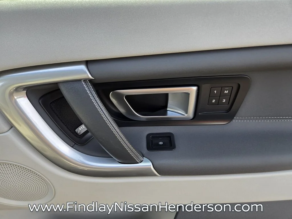 Used 2019  Land Rover HSE image 19