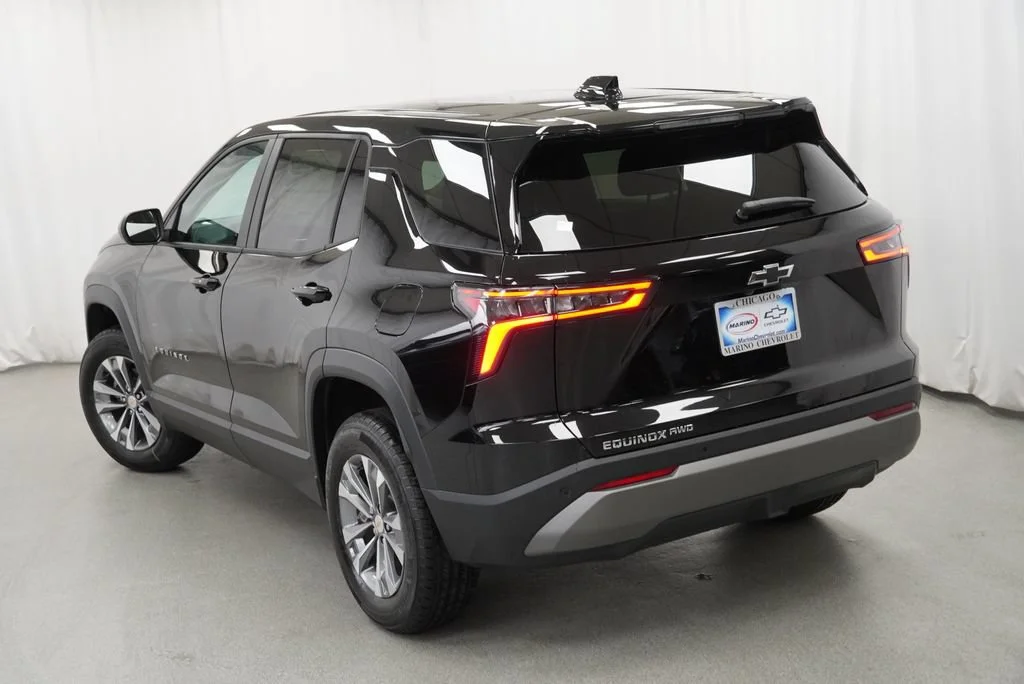 New 2027 Mosaic Black Metallic Chevrolet LT image 36