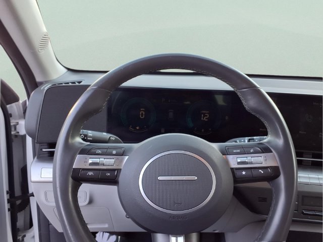 Used 2024  Hyundai SEL image 9