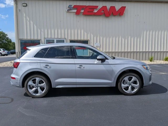 Used 2022 Silver Audi 45 S line Premium image 8