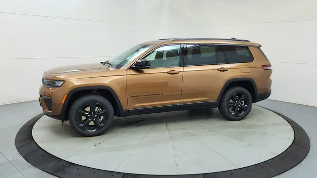 New 2026 Copper Shino Metallic Clear-Coat Exterior Paint Jeep Limited image 5