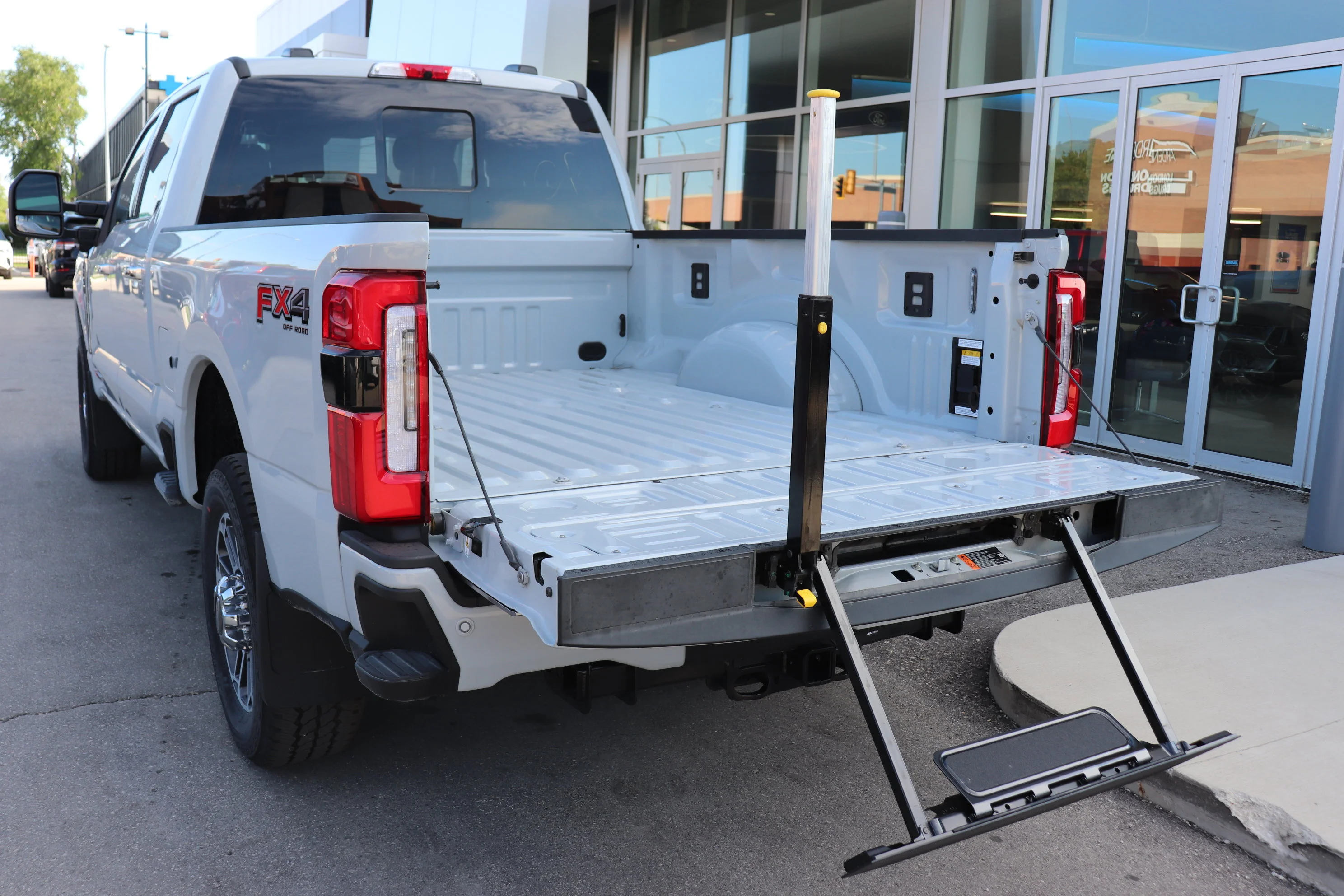 New 2026 AVALANCHE Ford Platinum image 6