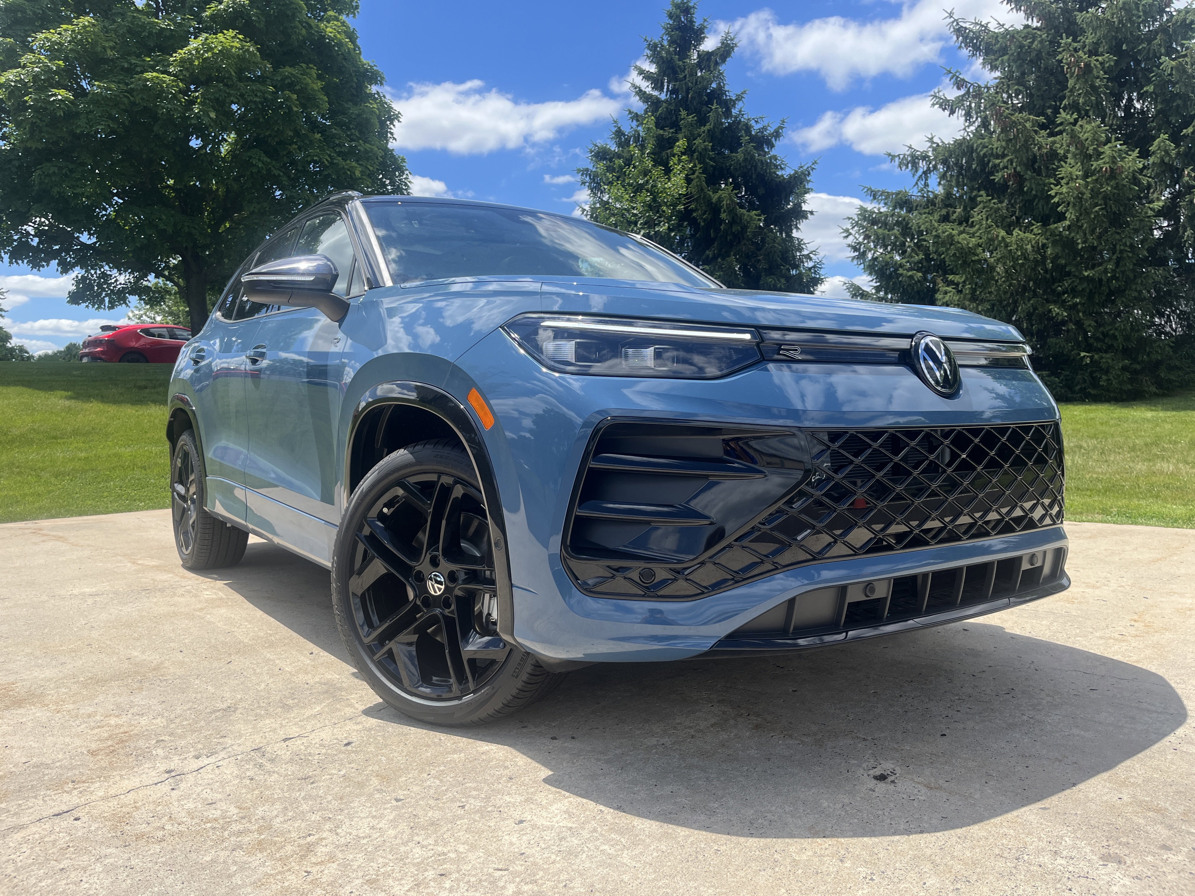 New 2026 Monterey Blue w/Deep Black Roof Volkswagen SE R-Line Black image 2