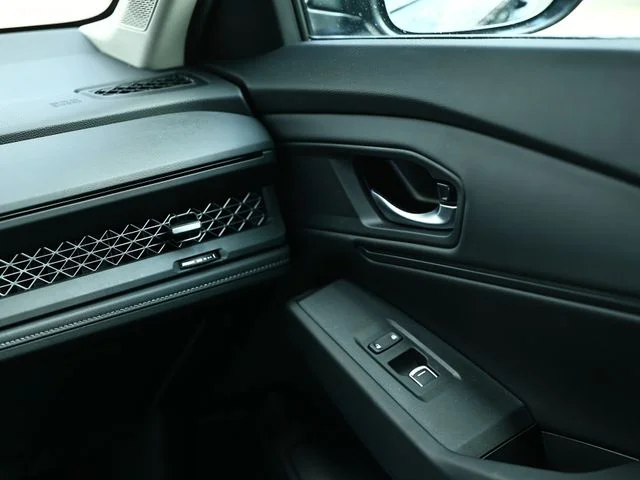 2025 Honda Accord SE - Photo 29