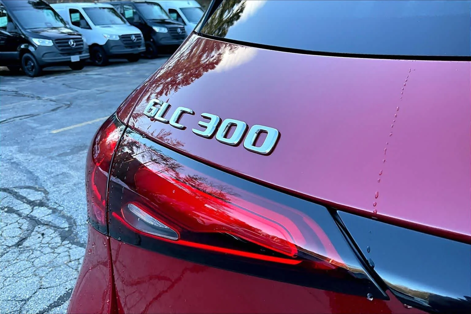 New 2026 MANUFAKTUR Patagonia Red Metallic Mercedes-Benz GLC 300 image 7