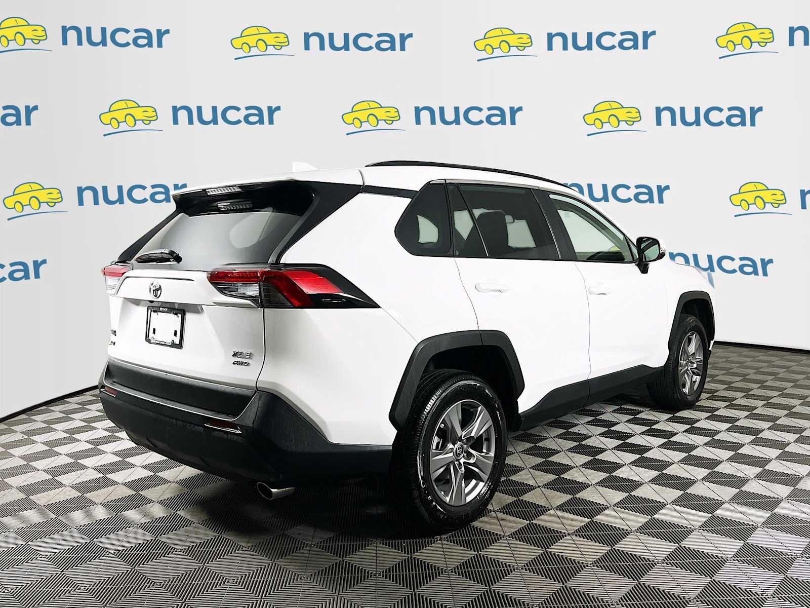 Used 2025 Ice Cap Toyota XLE image 7