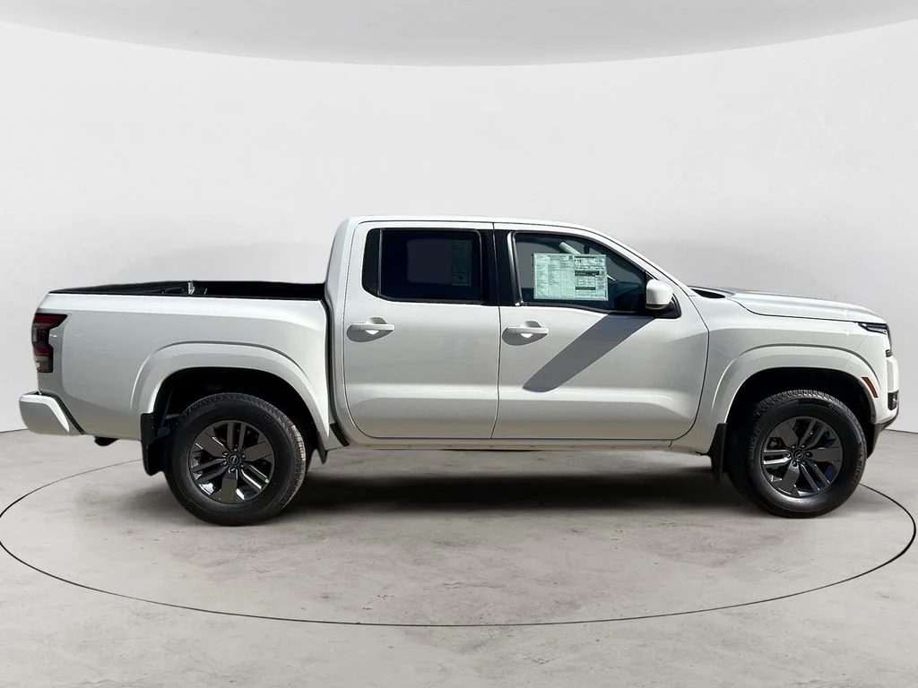 New 2026 Glacier White Nissan SV image 6