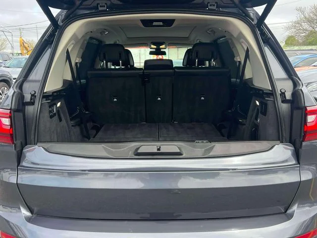 Used 2019 Gray BMW xDrive50i image 15