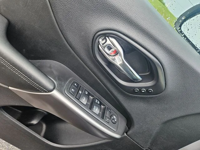 Used 2019 Silver Jeep Limited image 11