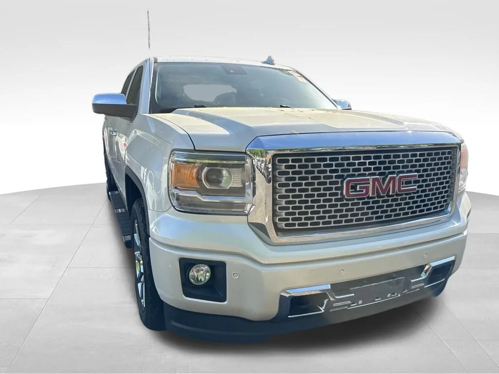 Used 2015 White GMC Denali image 5