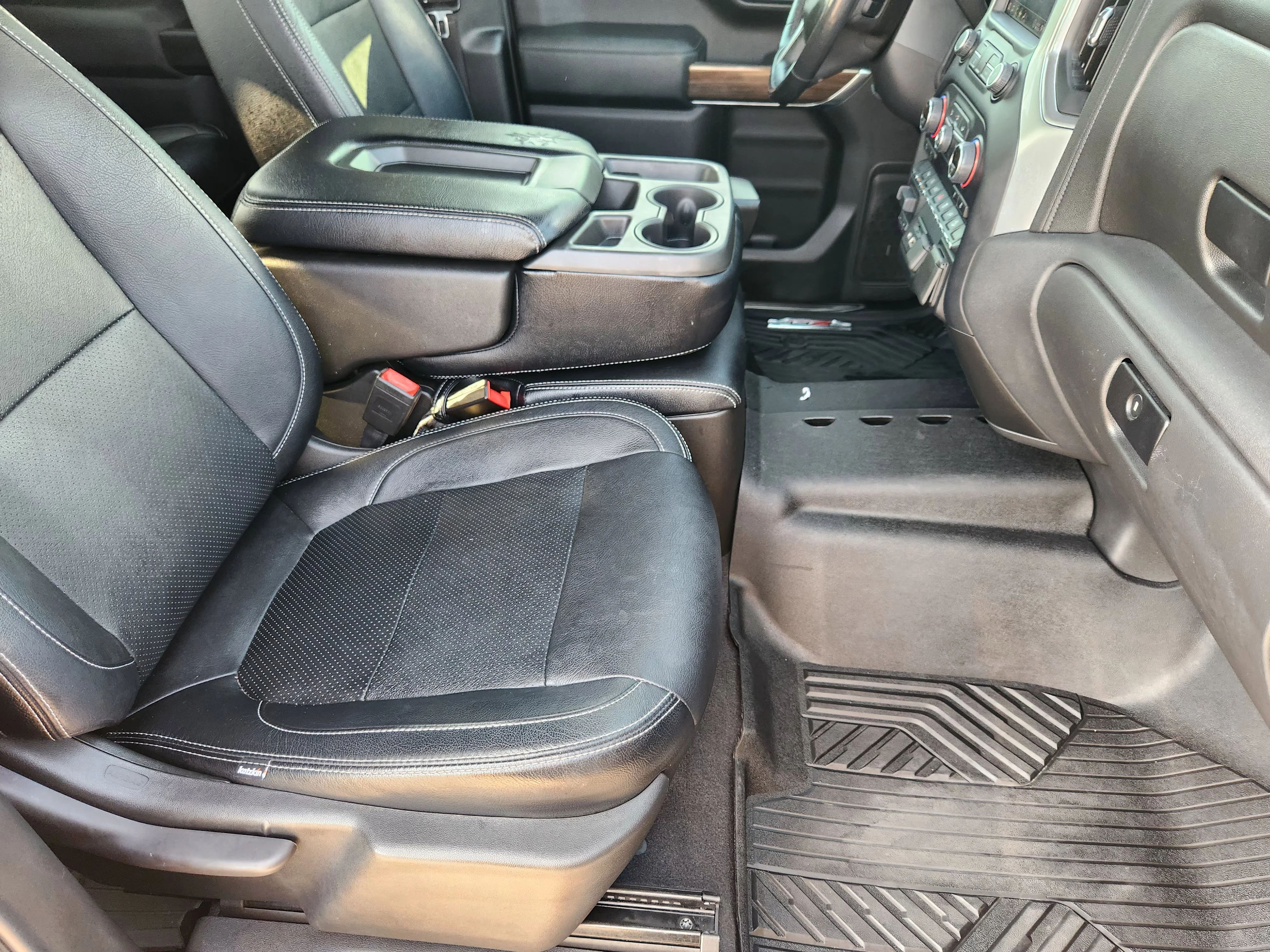 Used 2020 Shadow Gray Metallic Chevrolet LT Texas Edition image 16