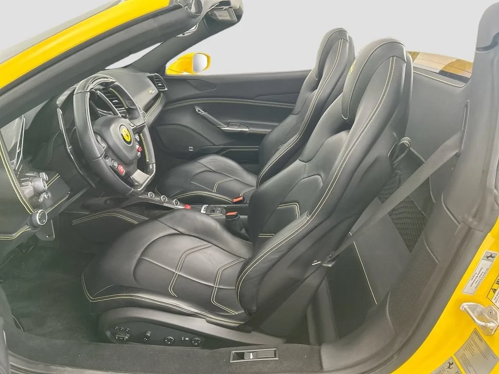 Used 2017 Giallo Modena Ferrari  image 25