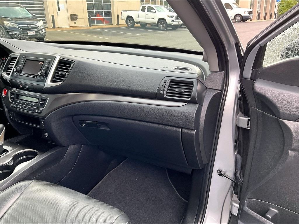 Used 2019 Gray Honda RTL image 13