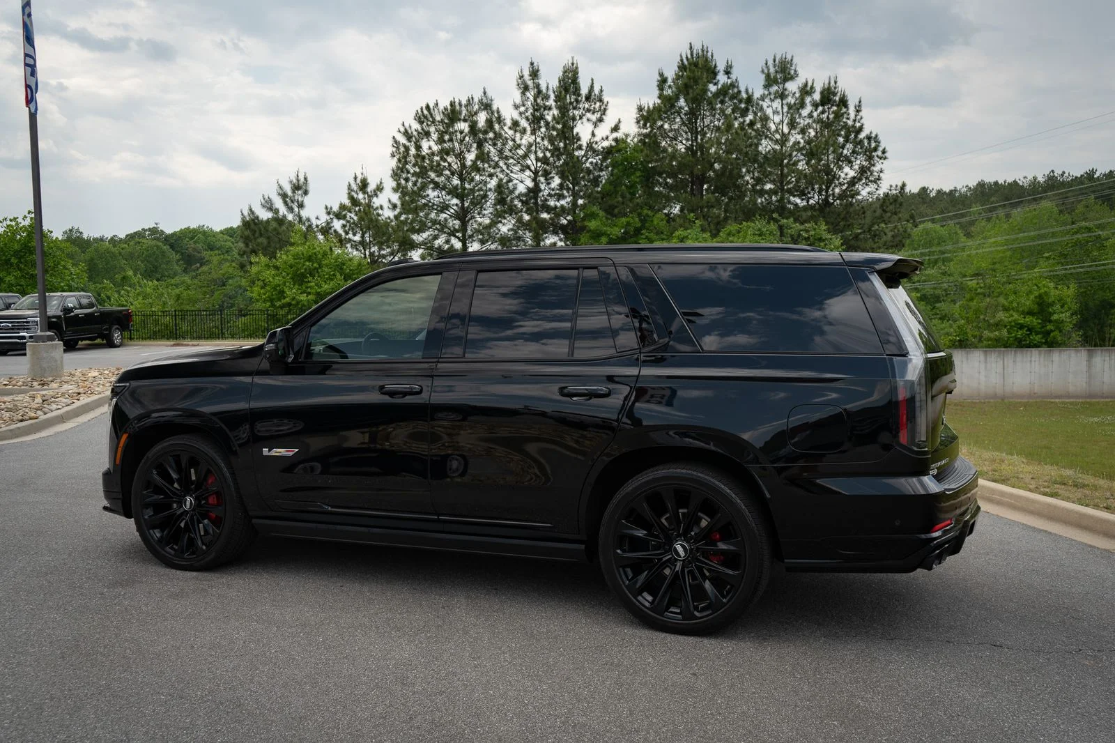 Used 2025 Black Raven Cadillac V-Series image 15