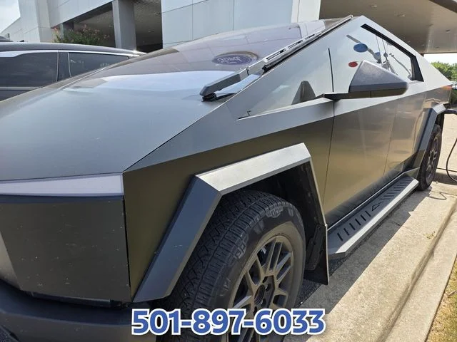 Used 2025  Tesla Base image 5