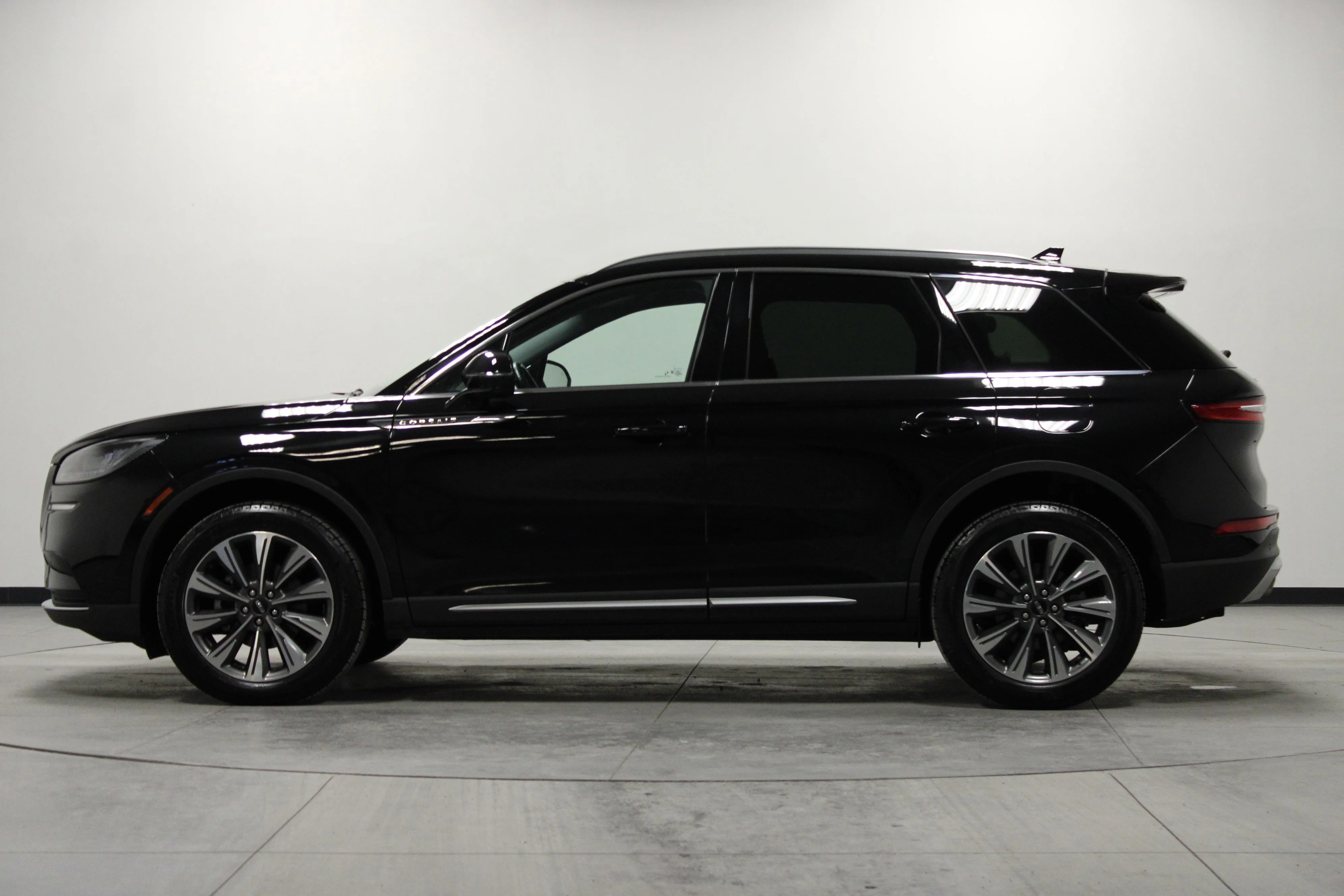 Used 2022 Black Metallic Lincoln Reserve image 7