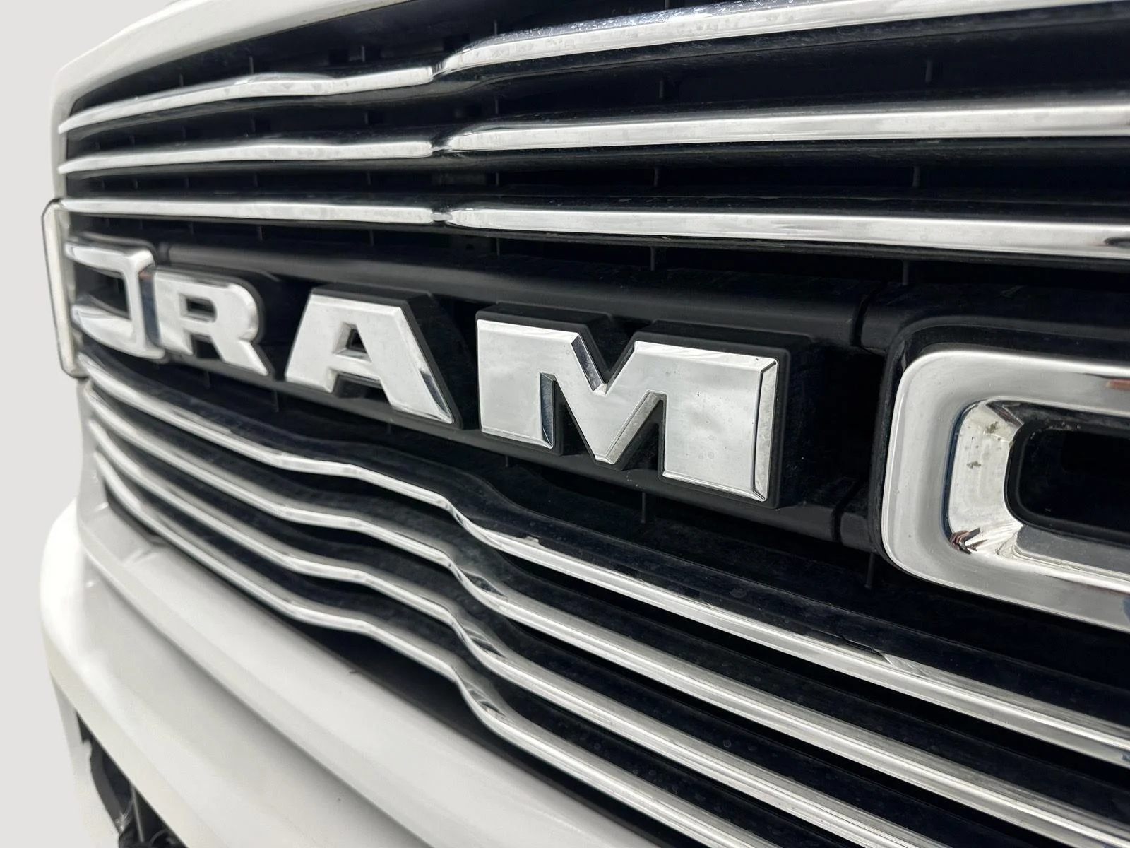 Used 2022 Bright White Clearcoat Ram Laramie image 27