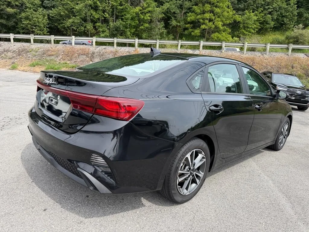 Used 2024 Black Kia LXS image 12