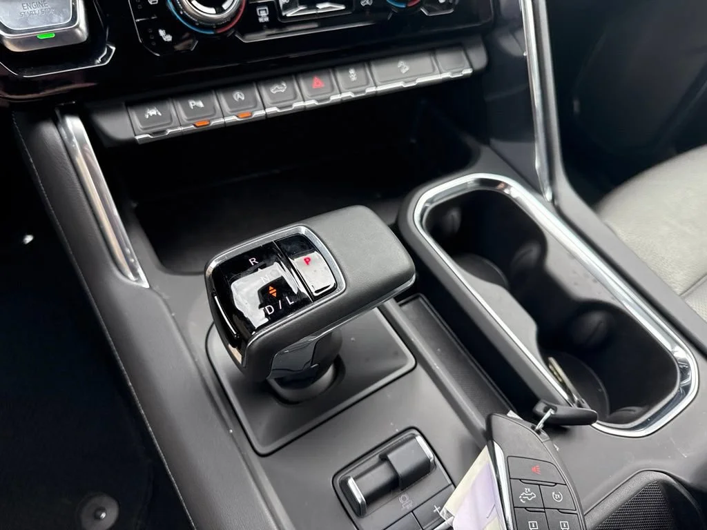 Used 2025 Sterling Metallic GMC Denali image 18