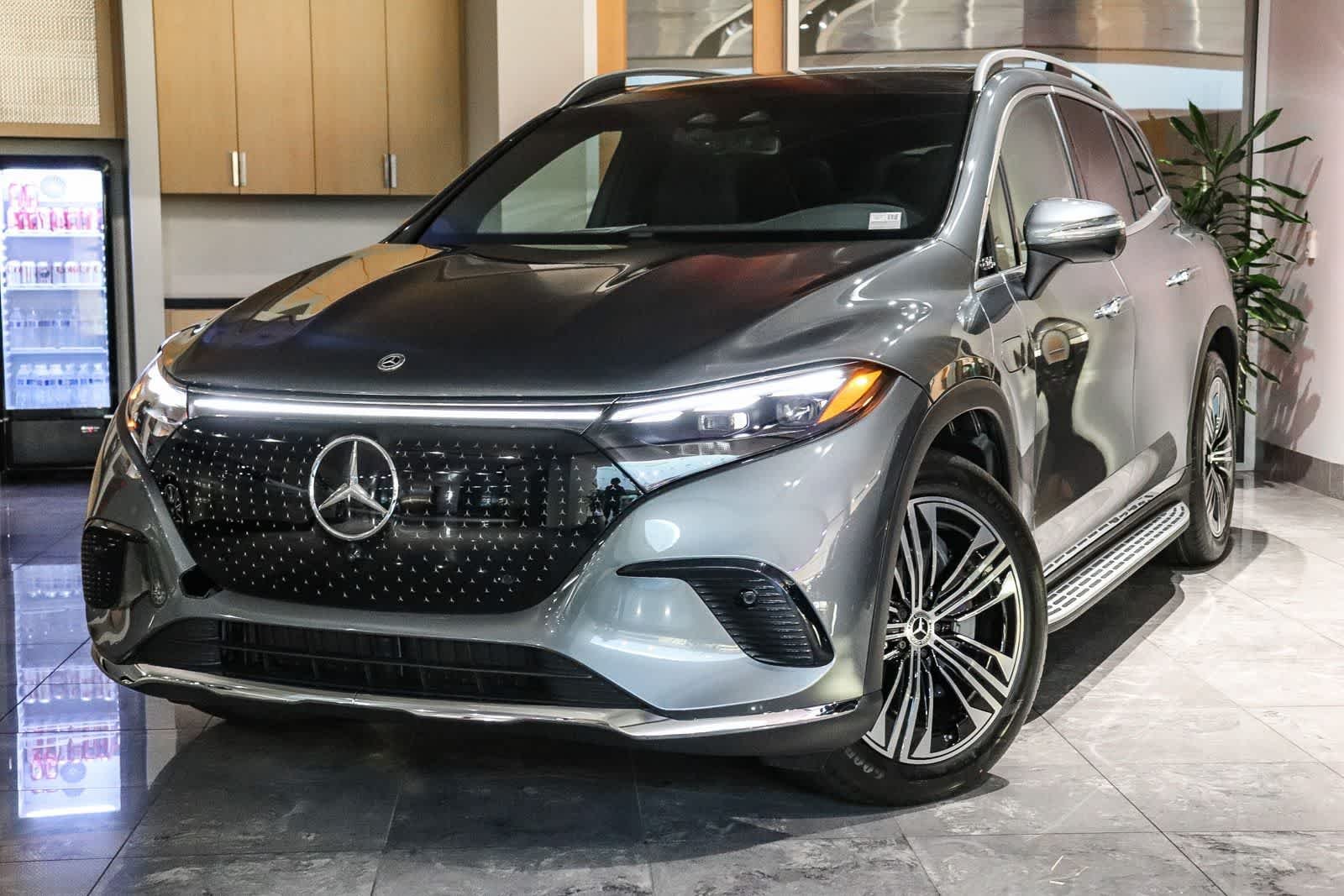 New 2026 Selenite Grey Metallic Mercedes-Benz EQS 400 image 1