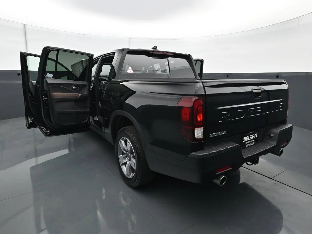 Used 2025 Black Honda RTL AWD image 30