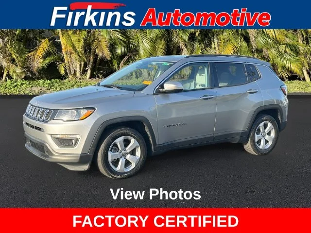 Used 2021 Silver Jeep Latitude image 1