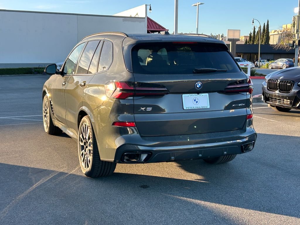 New 2026 Dravit Grey Metallic BMW xDrive50e image 3