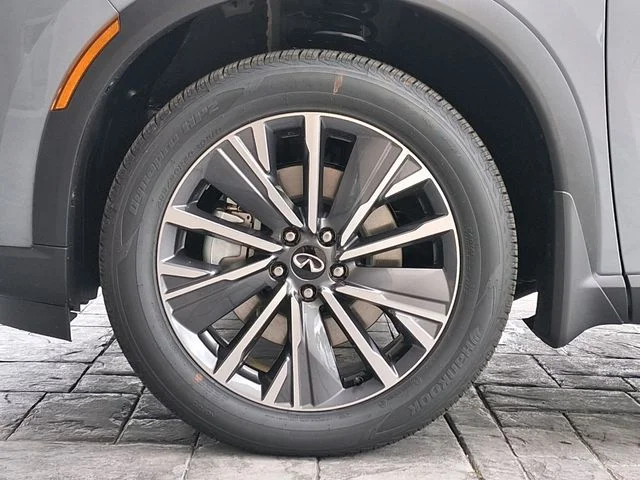 New 2027 HARBOR GRAY INFINITI Luxe FWD image 22