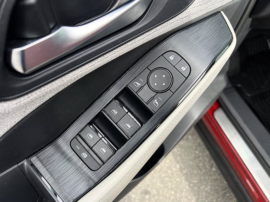 Used 2022 Scarlet Ember Tintcoat Nissan SV image 20